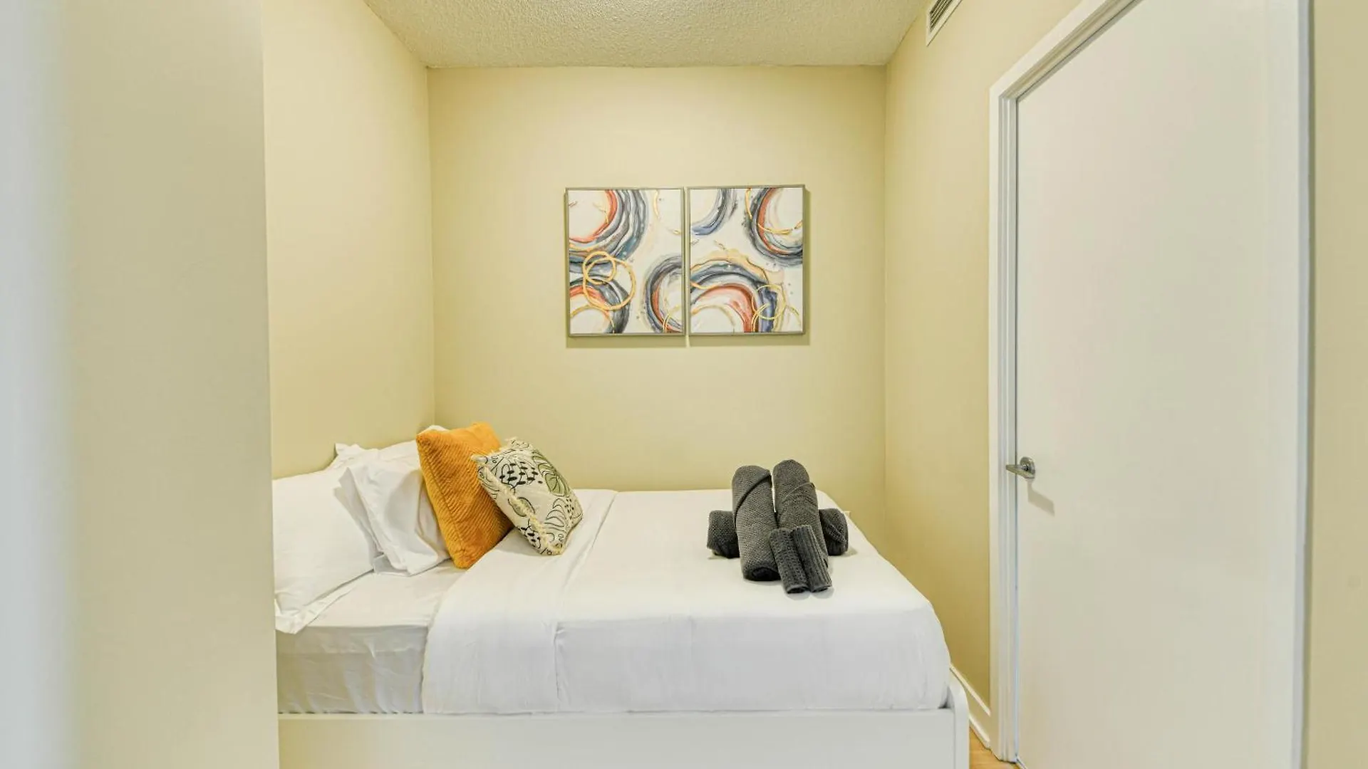 Rivetstays - The Parade 2 Apartment Toronto