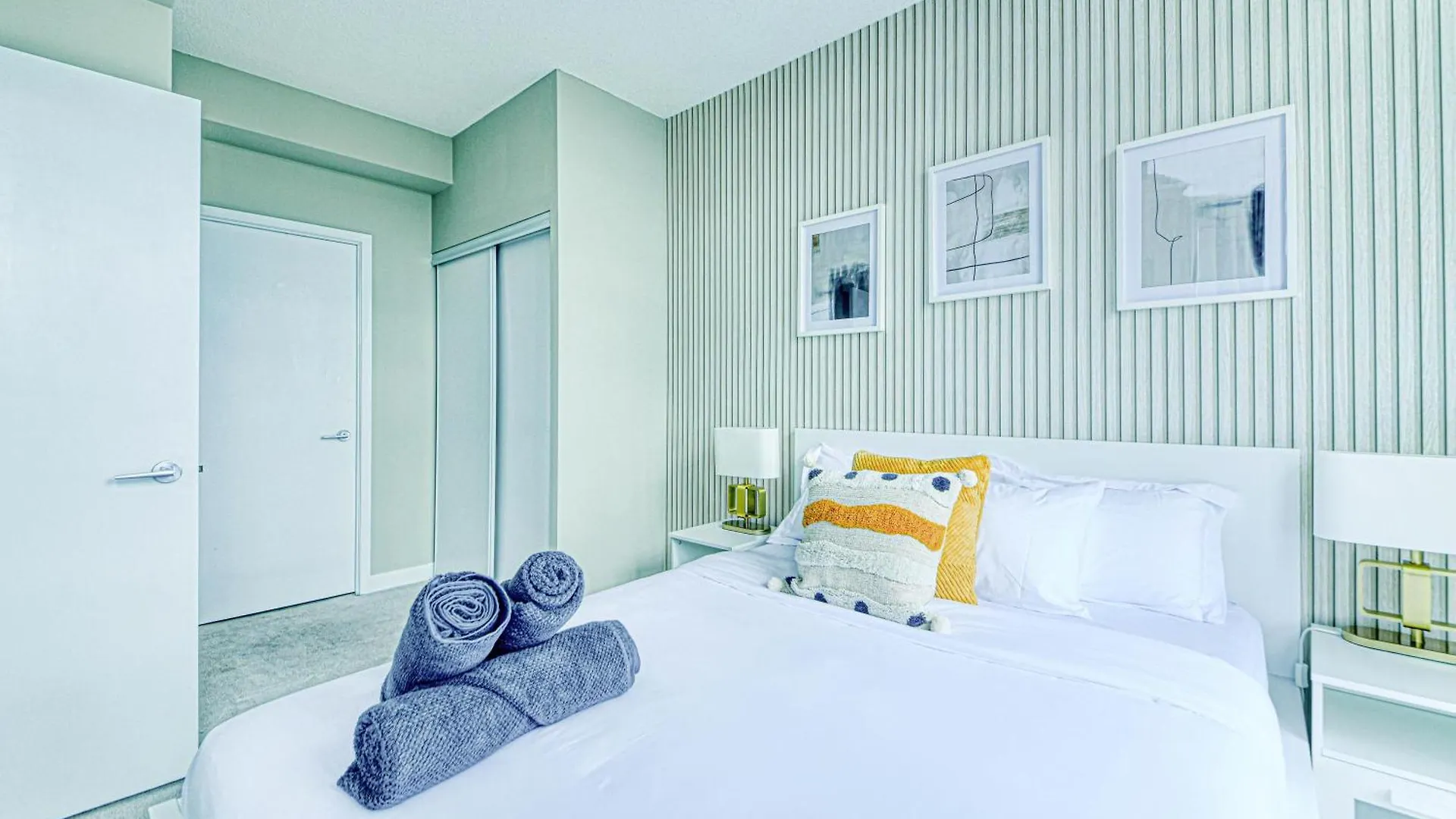 Rivetstays - The Parade 2 0*, Toronto