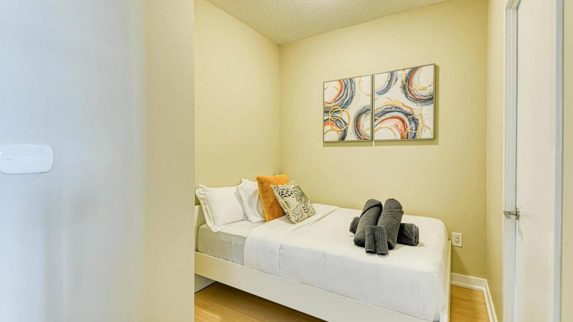 Rivetstays - The Parade 2 Daire